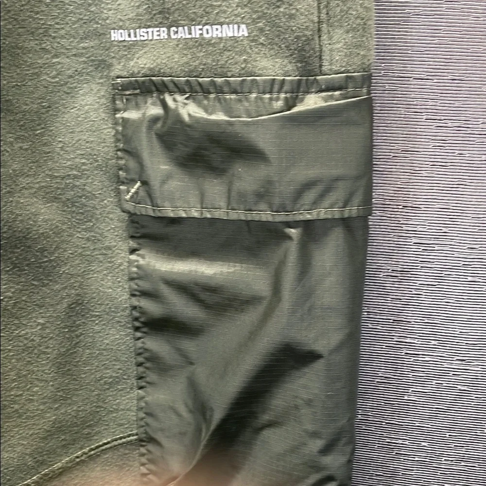 Hollister Green Cargo Pants‎ with Elastic Cuffs
